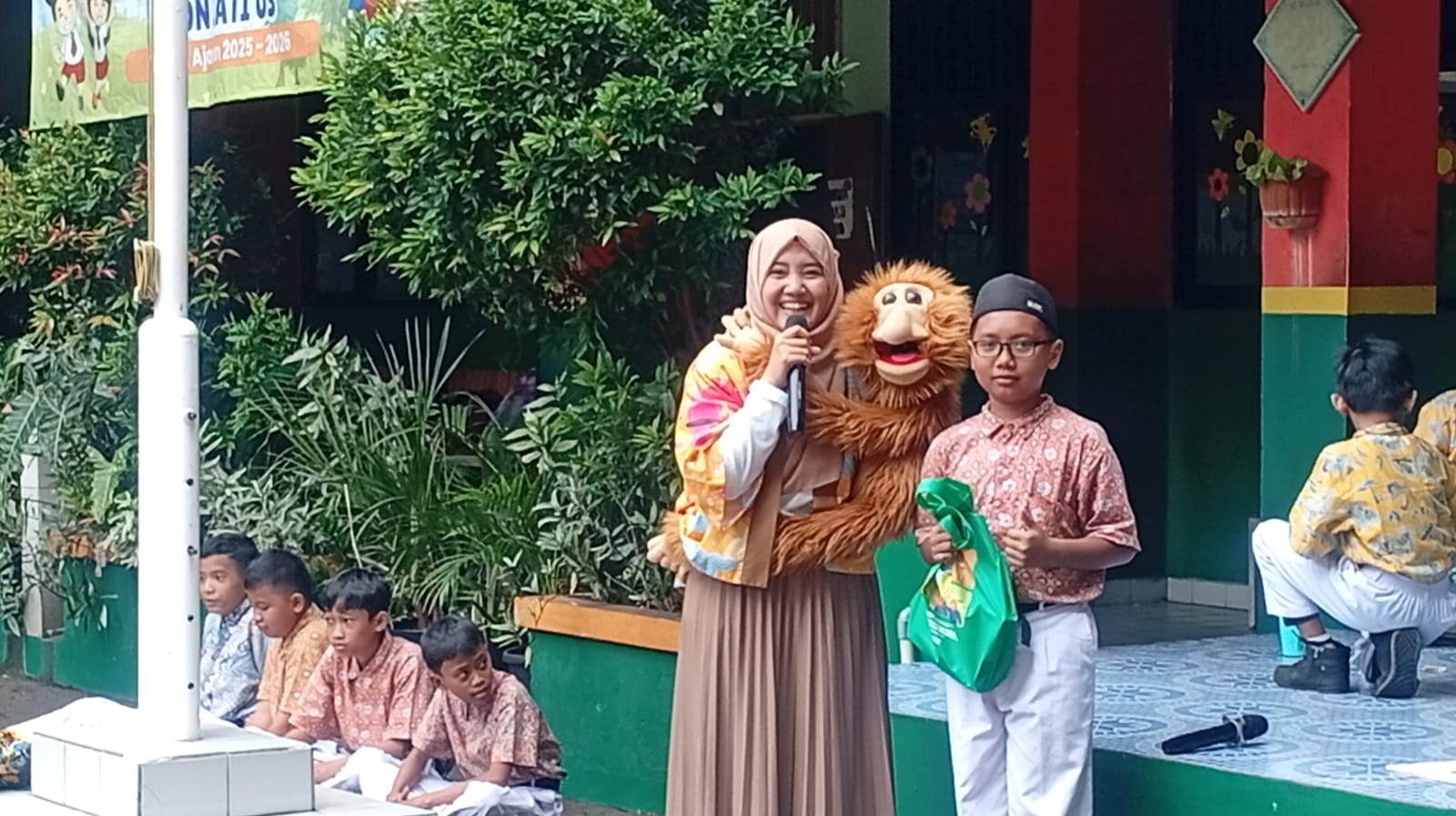 Wisata LiterAsyik Ke SDN Jati 03